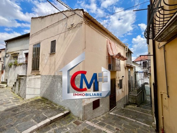 casa indipendente in vendita a Melfi