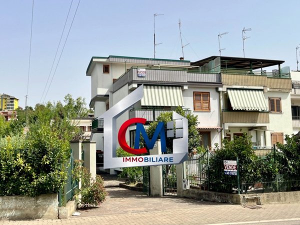 casa indipendente in vendita a Melfi