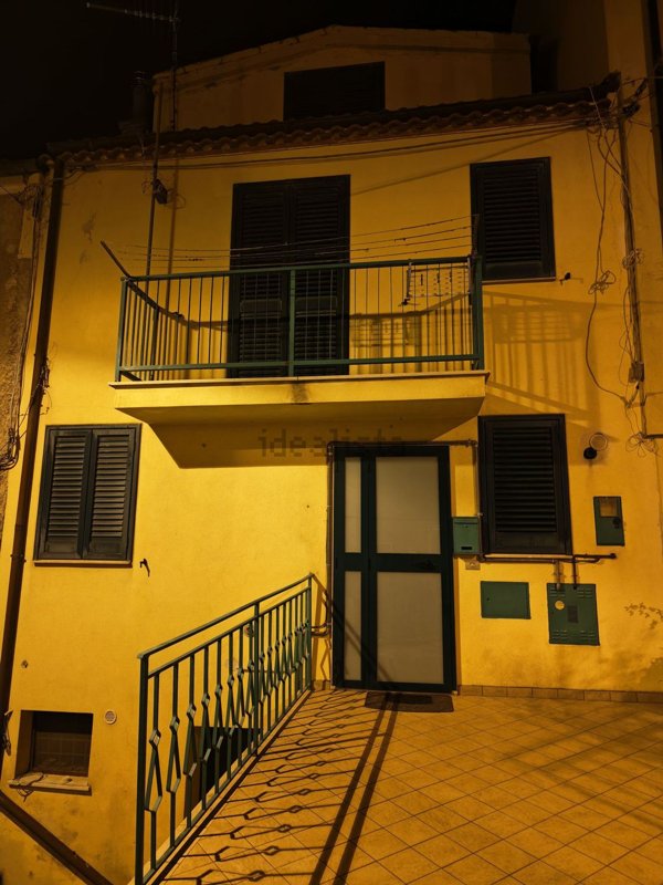 pentavano in vendita a Moliterno