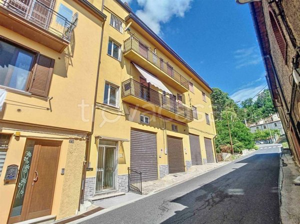 appartamento in vendita a Muro Lucano in zona Giardini