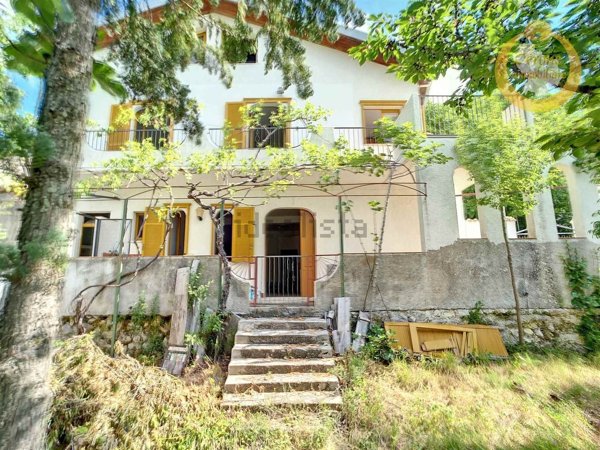 casa indipendente in vendita a Muro Lucano