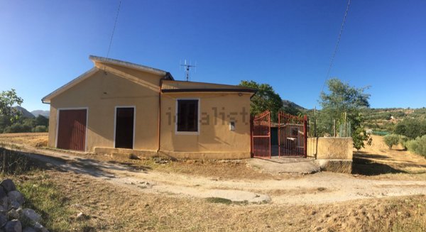casa indipendente in vendita a Muro Lucano