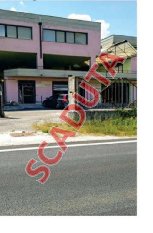 negozio in vendita a Muro Lucano in zona Ponte Giacoia