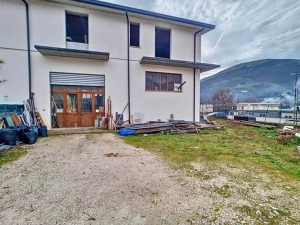 locale commerciale in vendita a Muro Lucano