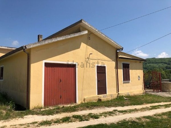 casa indipendente in vendita a Muro Lucano