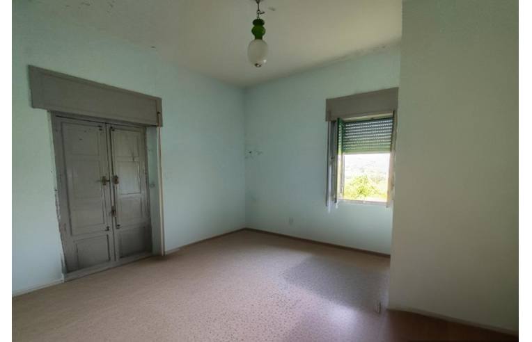 casa indipendente in vendita a Muro Lucano in zona Giardini