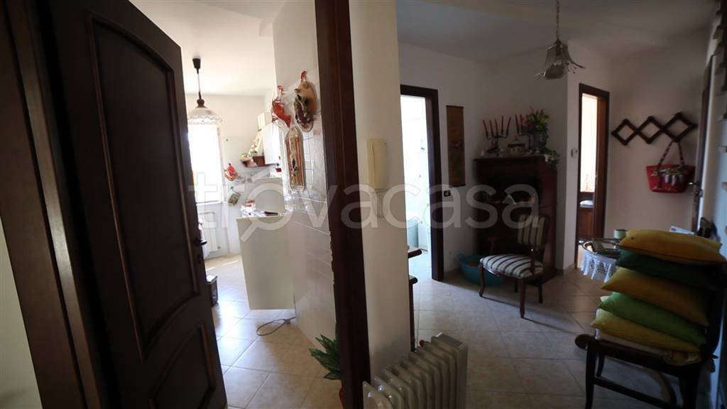 casa indipendente in vendita a Muro Lucano in zona Giardini