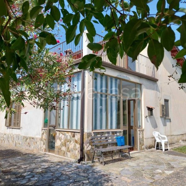casa indipendente in vendita a Nemoli in zona Lago Sirino