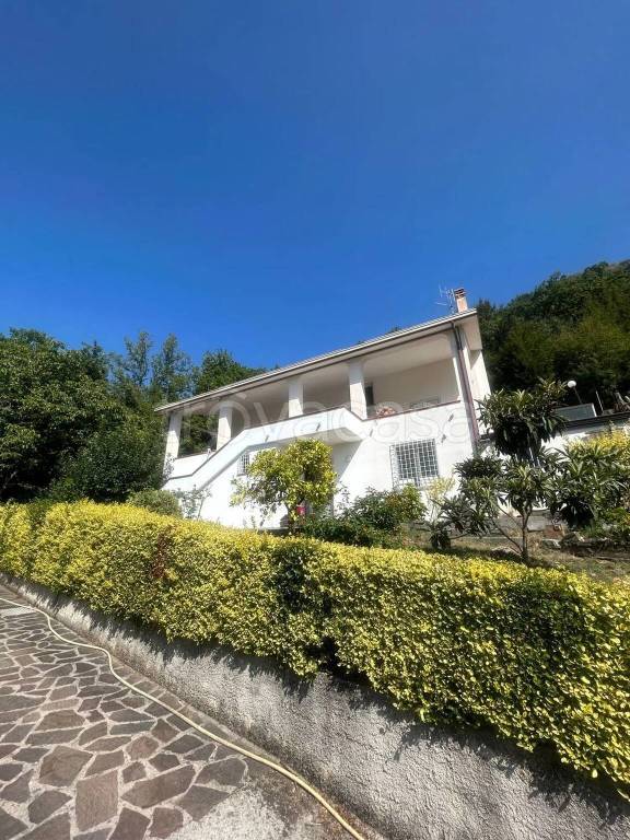 casa indipendente in vendita a Nemoli in zona Lago Sirino