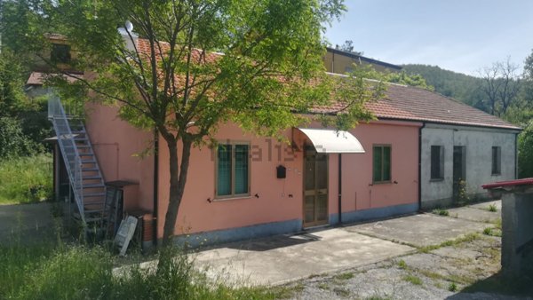 pentavano in vendita a Nemoli in zona Lago Sirino