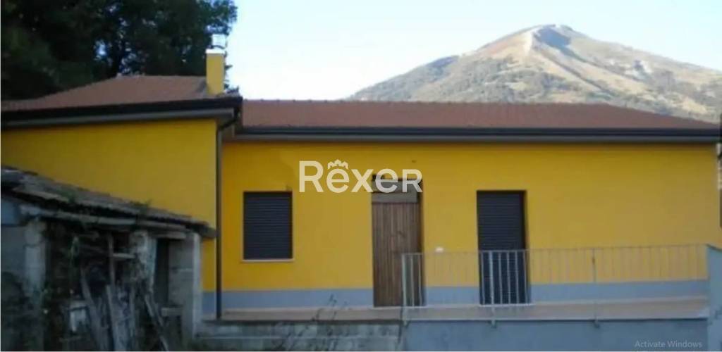 casa indipendente in vendita a Nemoli in zona Lago Sirino