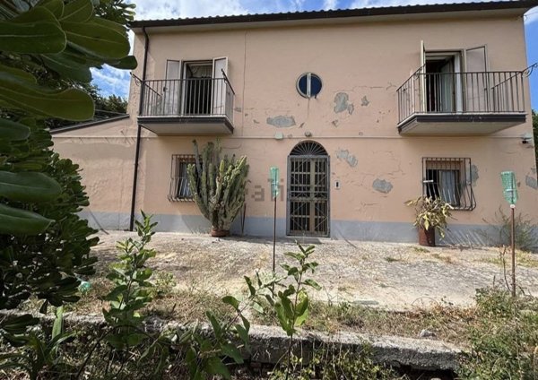 quadrivano in vendita a Nemoli