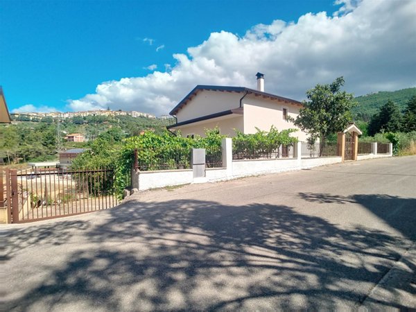 casa indipendente in vendita a Picerno
