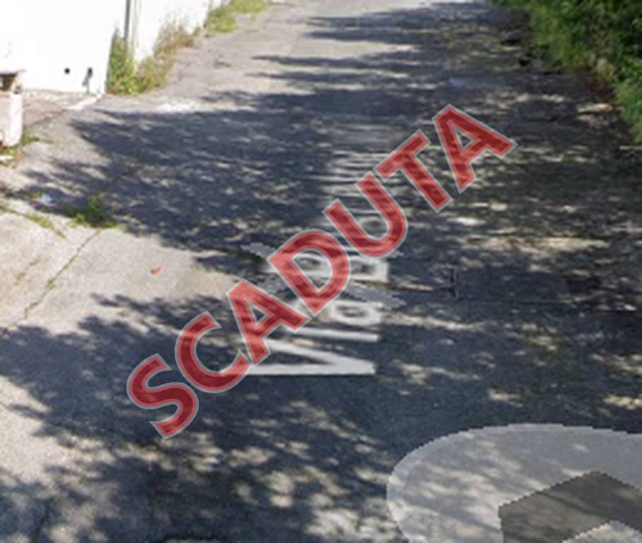 locale commerciale in vendita a Picerno