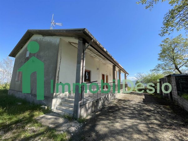 casa indipendente in vendita a Picerno