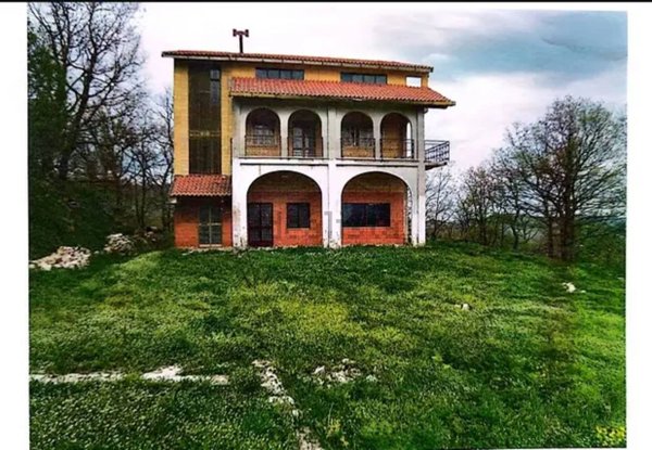 casa indipendente in vendita a Pietragalla
