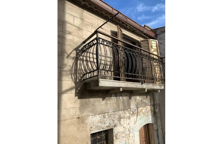 casa indipendente in vendita a Pietragalla