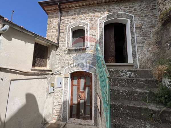 casa indipendente in vendita a Pietrapertosa