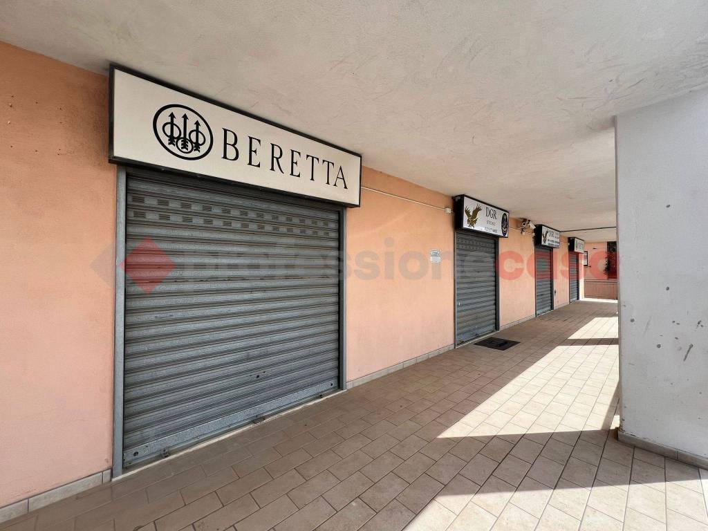 negozio in vendita a Pignola