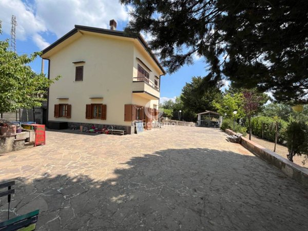 casa indipendente in vendita a Pignola