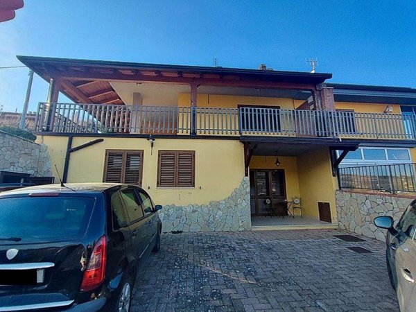 casa indipendente in vendita a Pignola