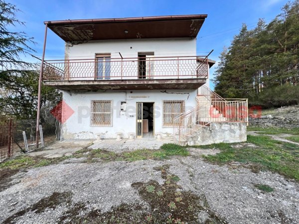 casa indipendente in vendita a Pignola