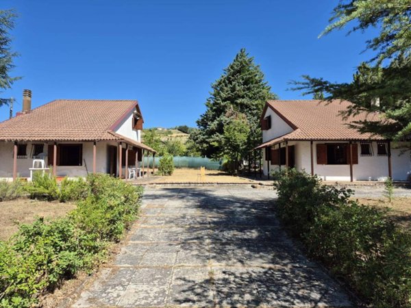 casa indipendente in vendita a Pignola