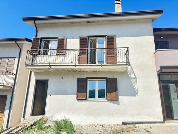 casa indipendente in vendita a Pignola