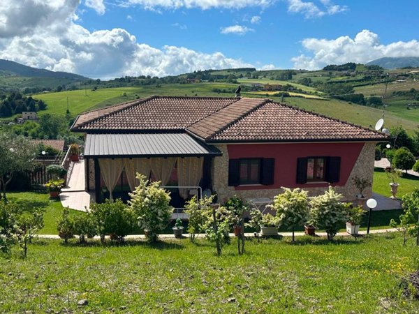 casa indipendente in vendita a Pignola in zona Pantano
