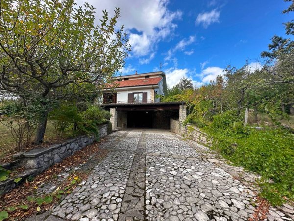 casa indipendente in vendita a Pignola