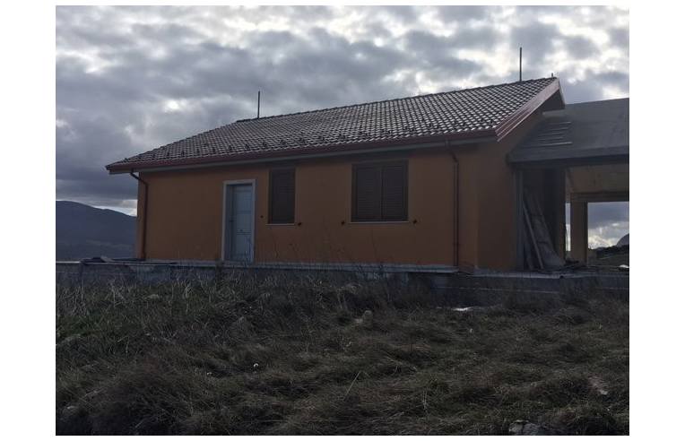 casa indipendente in vendita a Pignola