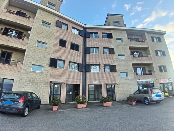 locale commerciale in vendita a Pignola