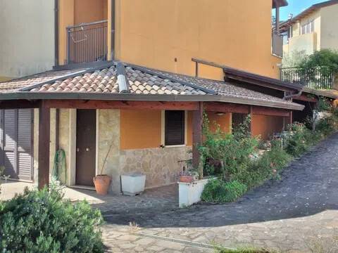 casa indipendente in vendita a Pignola