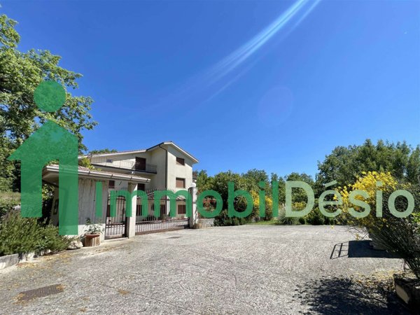 casa indipendente in vendita a Pignola