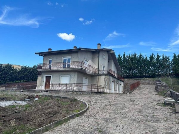 casa indipendente in vendita a Potenza in zona Dragonara