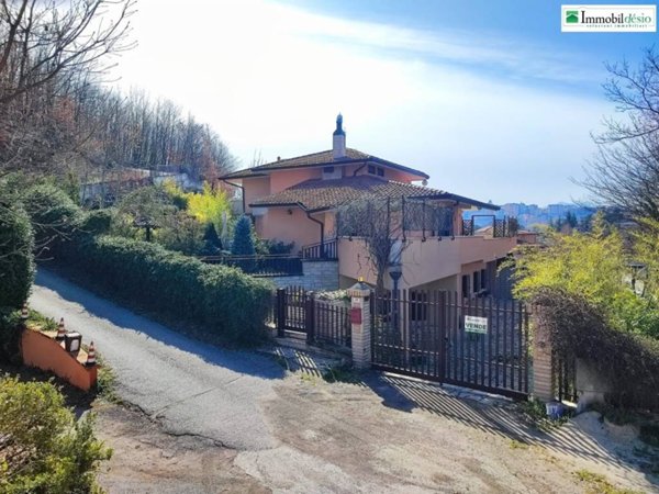 casa indipendente in vendita a Potenza in zona Macchia Romana