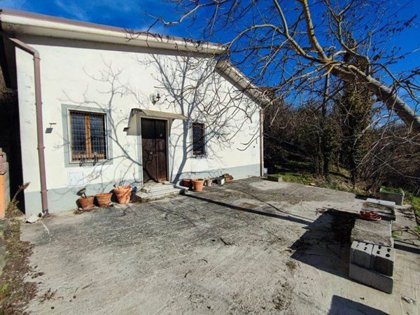 casa indipendente in vendita a Potenza
