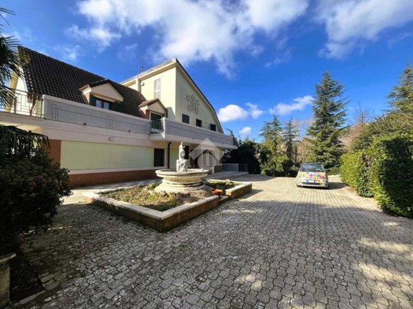 casa indipendente in vendita a Potenza in zona Varco d'Izzo