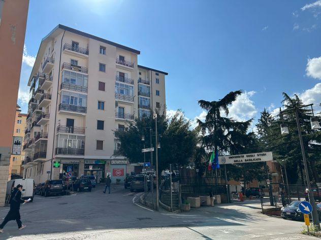 appartamento in vendita a Potenza in zona Rione Francioso