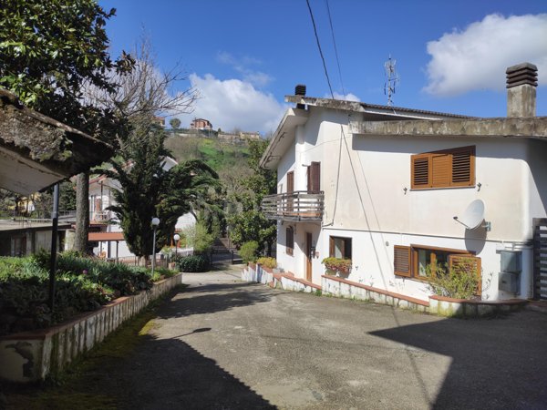 casa indipendente in vendita a Potenza