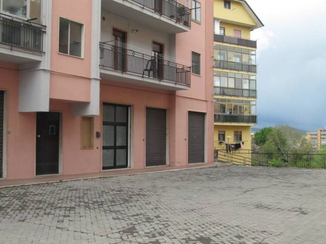 negozio in vendita a Potenza