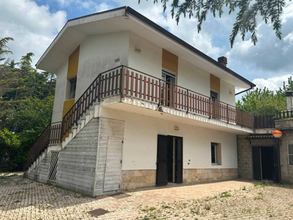 casa indipendente in vendita a Potenza in zona Macchia Romana