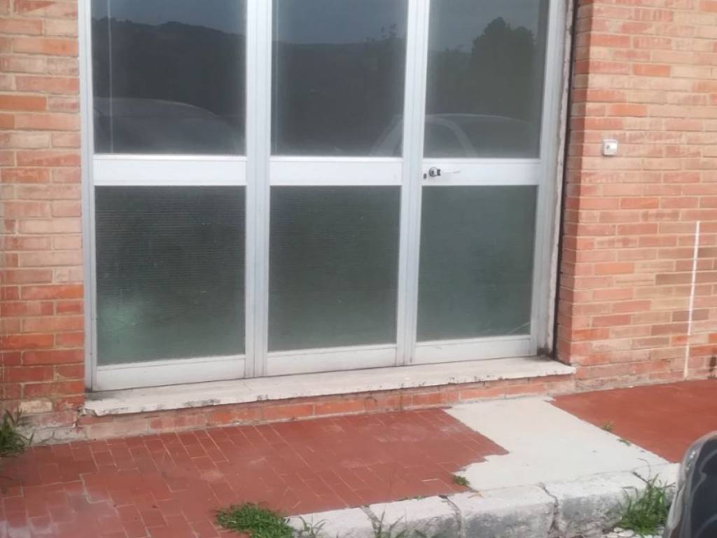 negozio in vendita a Potenza