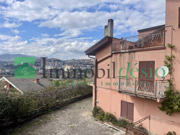 casa indipendente in vendita a Potenza