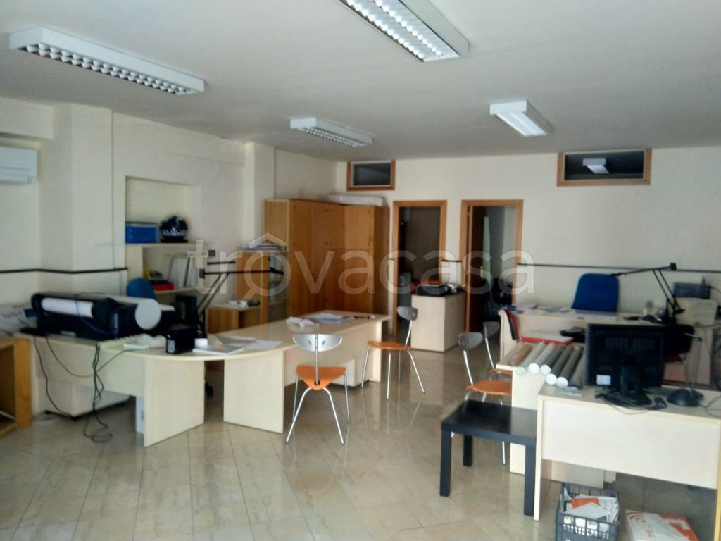 locale commerciale in vendita a Potenza