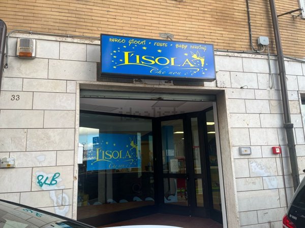 locale commerciale in vendita a Potenza