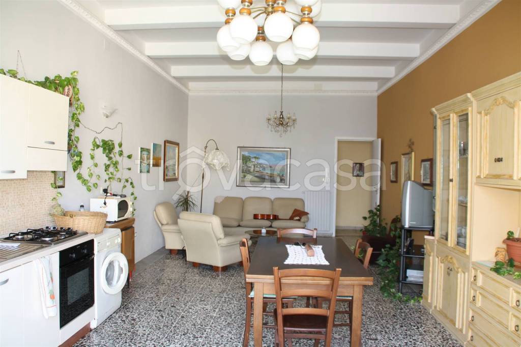 appartamento in vendita a Potenza in zona Rione Francioso