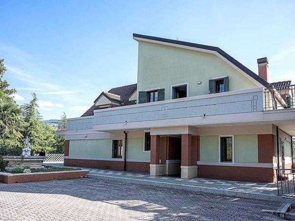 casa indipendente in vendita a Potenza