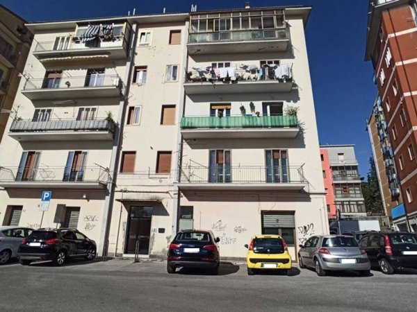 negozio in vendita a Potenza