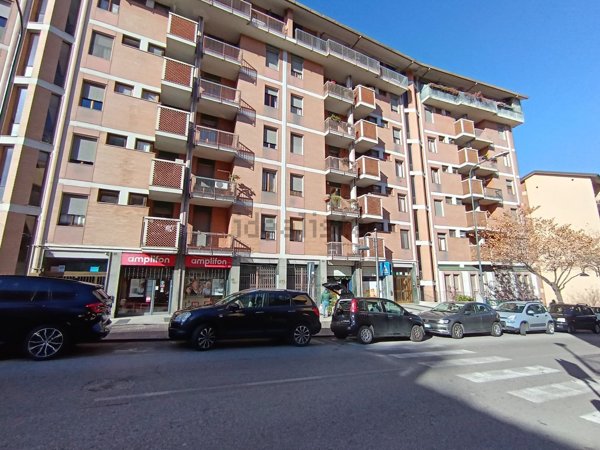 locale commerciale in vendita a Potenza